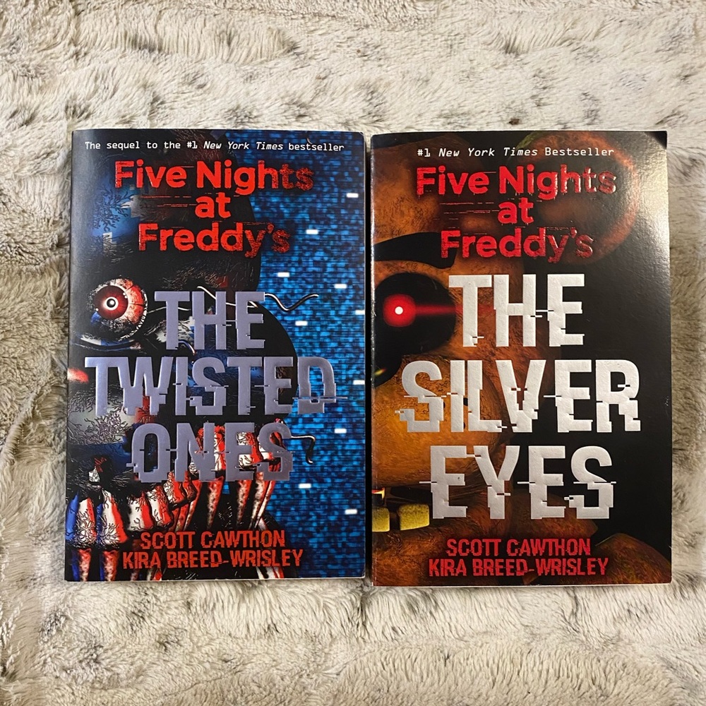 Set of 2 Five Nights at Freddie’s books, like new